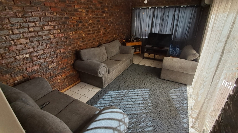 3 Bedroom Property for Sale in Uitsig Free State